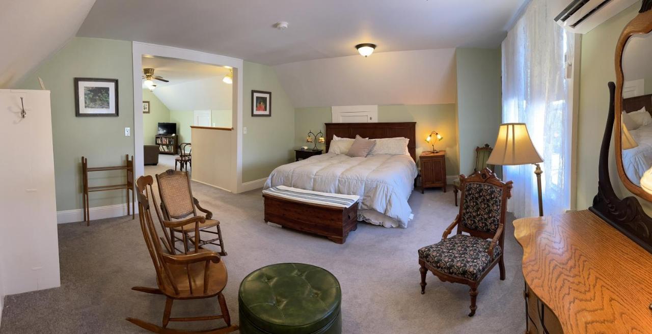 The Grey Swan Inn Llc Blackstone Exterior photo